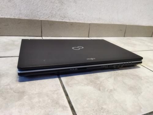 Notebook Fujitsu LIFEBOOK E751
