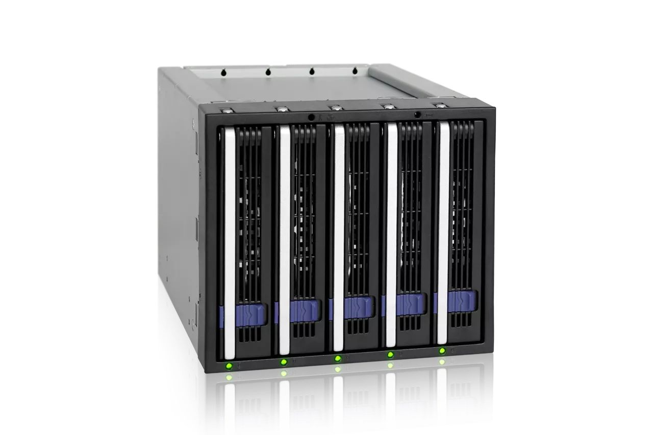 Mobilrack / Beépítő keret IcyDock FatCage MB155SP-B 5 Bay EZ-Tray 3.5 Mobilrack / Beépítő keret IcyDock FatCage MB155SP-B 5 Bay EZ-Tray 3.5