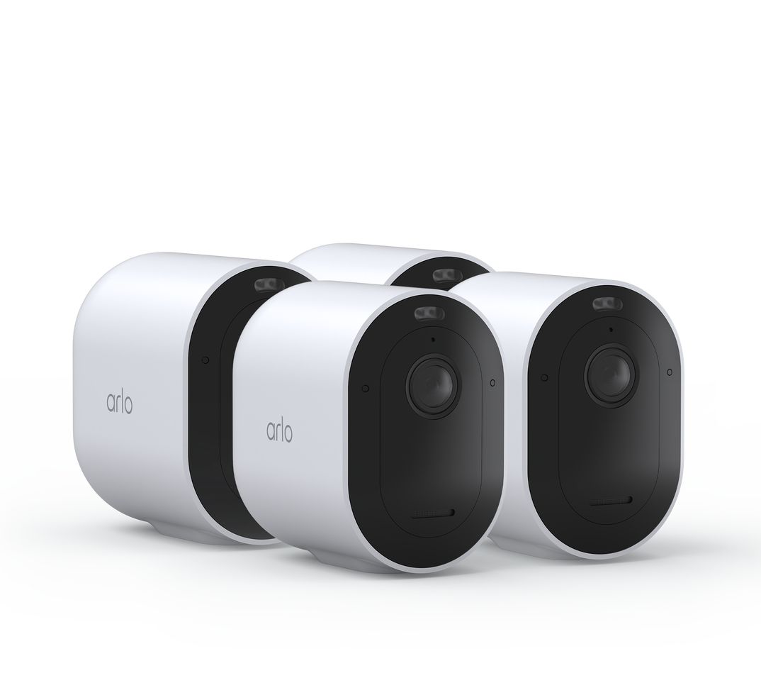 Arlo Pro 5S 2K Wireless Outdoor Security C...